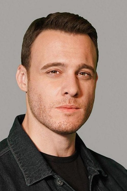 Kerem Bürsin profil fotoğrafı