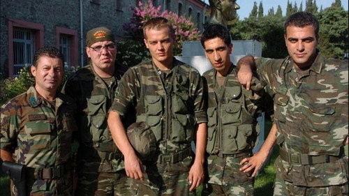 Emret Komutanım yapımından bir kare (1)