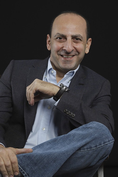 Cem Karakaya profil fotoğrafı
