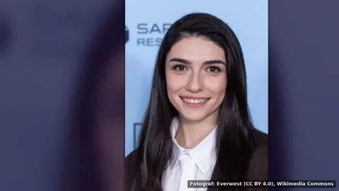 Hazar Ergüçlü — Hazar Ergüçlü, annelik isteğini artıran 'Mutter' filminde mutluluk hissiyle ödül aldı