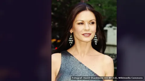 Catherine Zeta-Jones — Reacher Tahtından Oldu: Catherine Zeta-Jones’lu Soluk Kesen Gerilim Dizisi İzleyicilerin Gözdesi