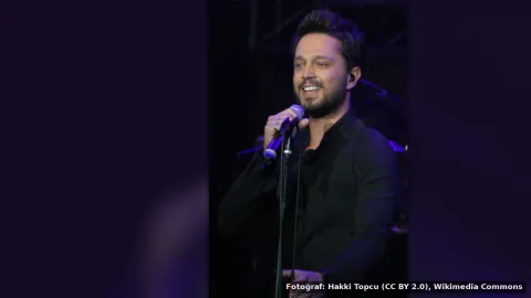 Murat Boz — Ayazağa'daki stüdyoda meydana gelen su baskını nedeniyle Murat Boz, yüzlerce çalışanla birlikte mahsur kaldı
