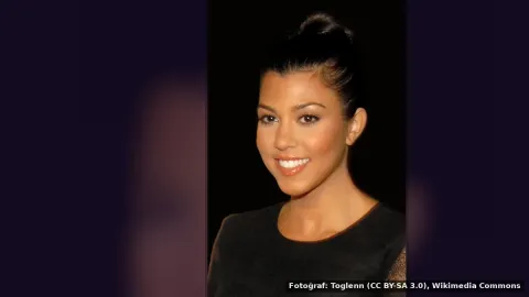 Kourtney Kardashian — Kourtney Kardashian, araba içinde idare edemedi