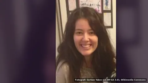 Pelin Akil — Pelin Akil'in gece yarısında çektiği video sosyal medyada büyük ilgi gördü