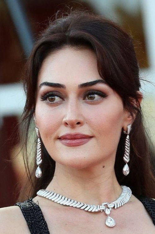 Esra Bilgiç profil fotoğrafı