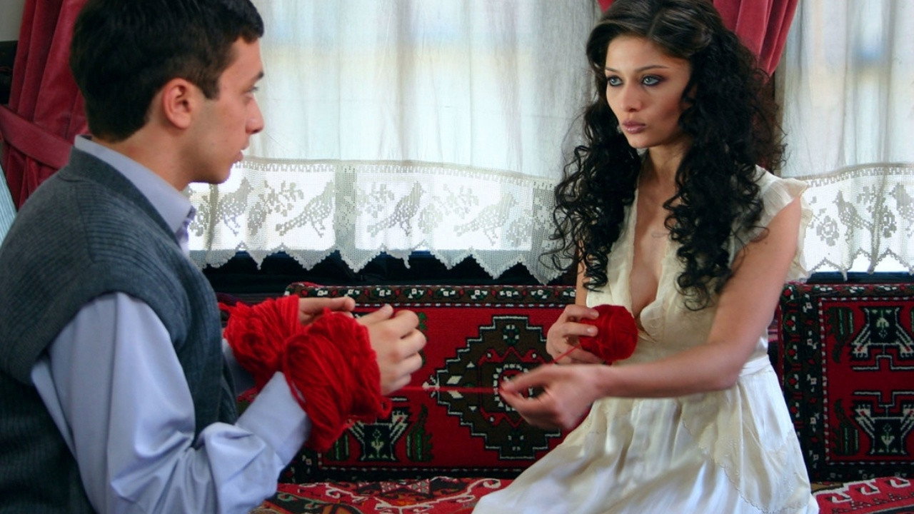 Eğreti Gelin yapımından bir kare (1)