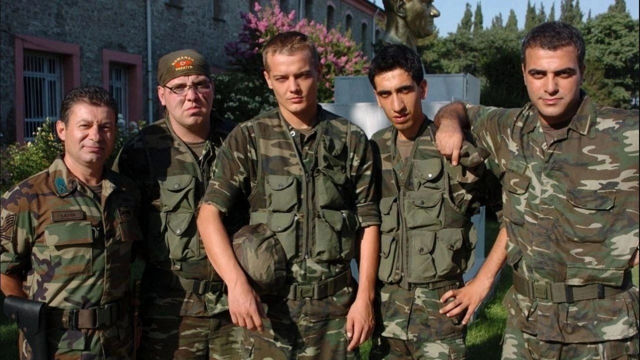 Emret Komutanım yapımından bir kare (1)