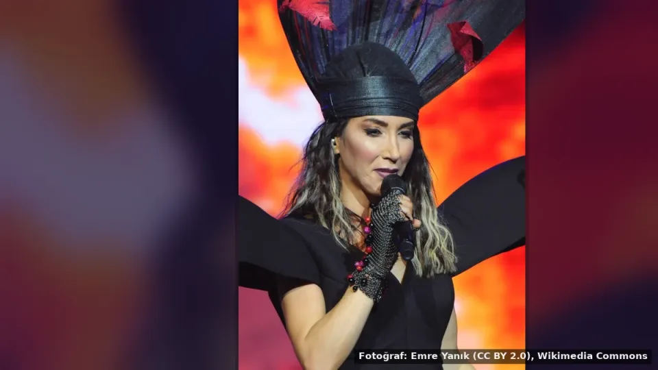 Hande Yener — Hande Yener, Almanya'da Sezen Aksu şarkılarını seslendirecek