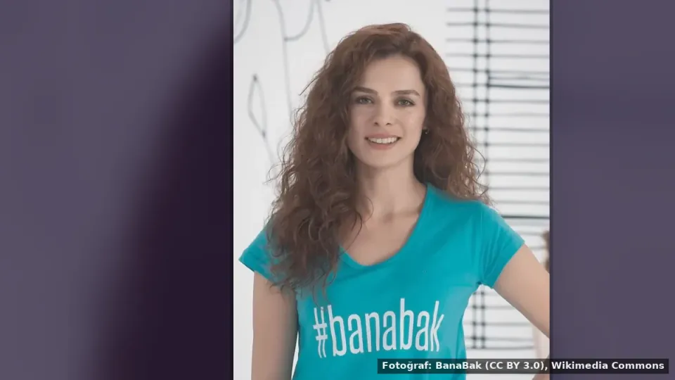 Özge Özpirinçci — Özge Özpirinçci, babasını ALS hastalığından kaybetti
