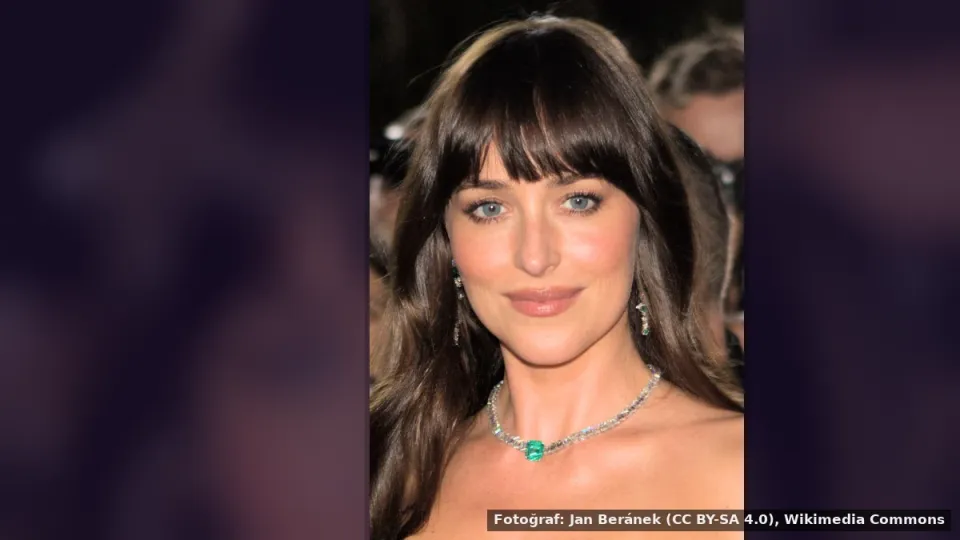 Dakota Johnson — Dakota Johnson ve MGK, Los Angeles'ta birlikte görünüyor