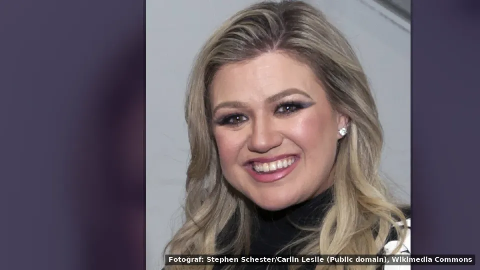 Kelly Clarkson — Kelly Clarkson mağazada muamele yaşadı, alışveriş hevesini kaçırdı