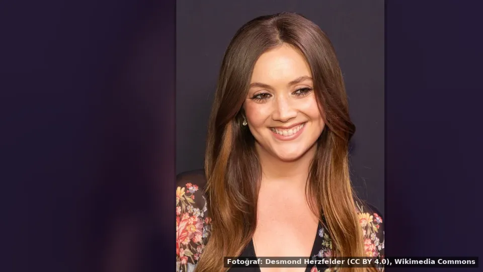 Billie Lourd — Billie Lourd, 'AHS' 13'ün Yeni Bathtub İpuçlarını Paylaştı