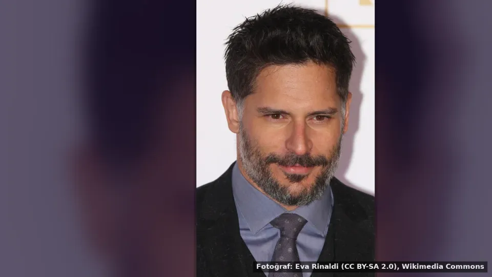 Joe Manganiello — Joe Manganiello ve Caitlin O'Connor 3. yılını özel şekilde kutladı