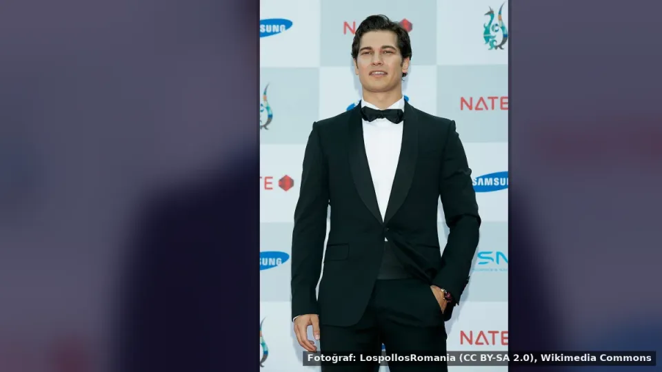 Çağatay Ulusoy — Çağatay Ulusoy, Bulgaristan’daki köyüne ziyaret