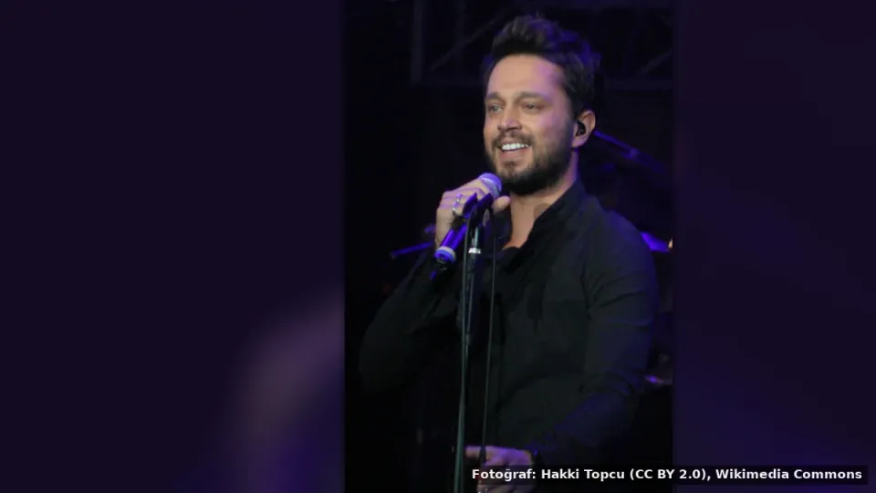 Murat Boz — Ayazağa'daki stüdyoda meydana gelen su baskını nedeniyle Murat Boz, yüzlerce çalışanla birlikte mahsur kaldı